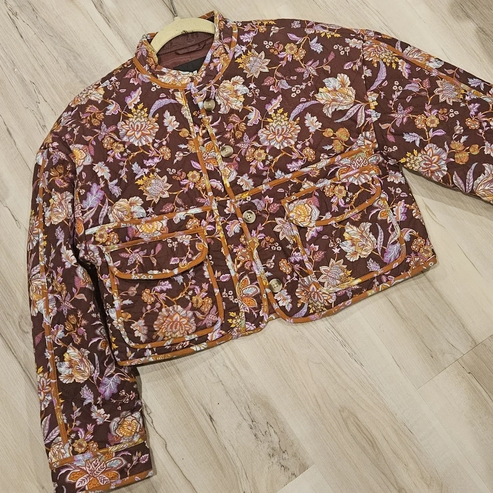 NEW! 7 FOR ALL MANKIND Quilted Floral Short Jacket XS. - Picture 3 of 6